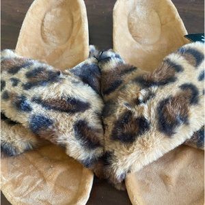 Fitory leopard slides